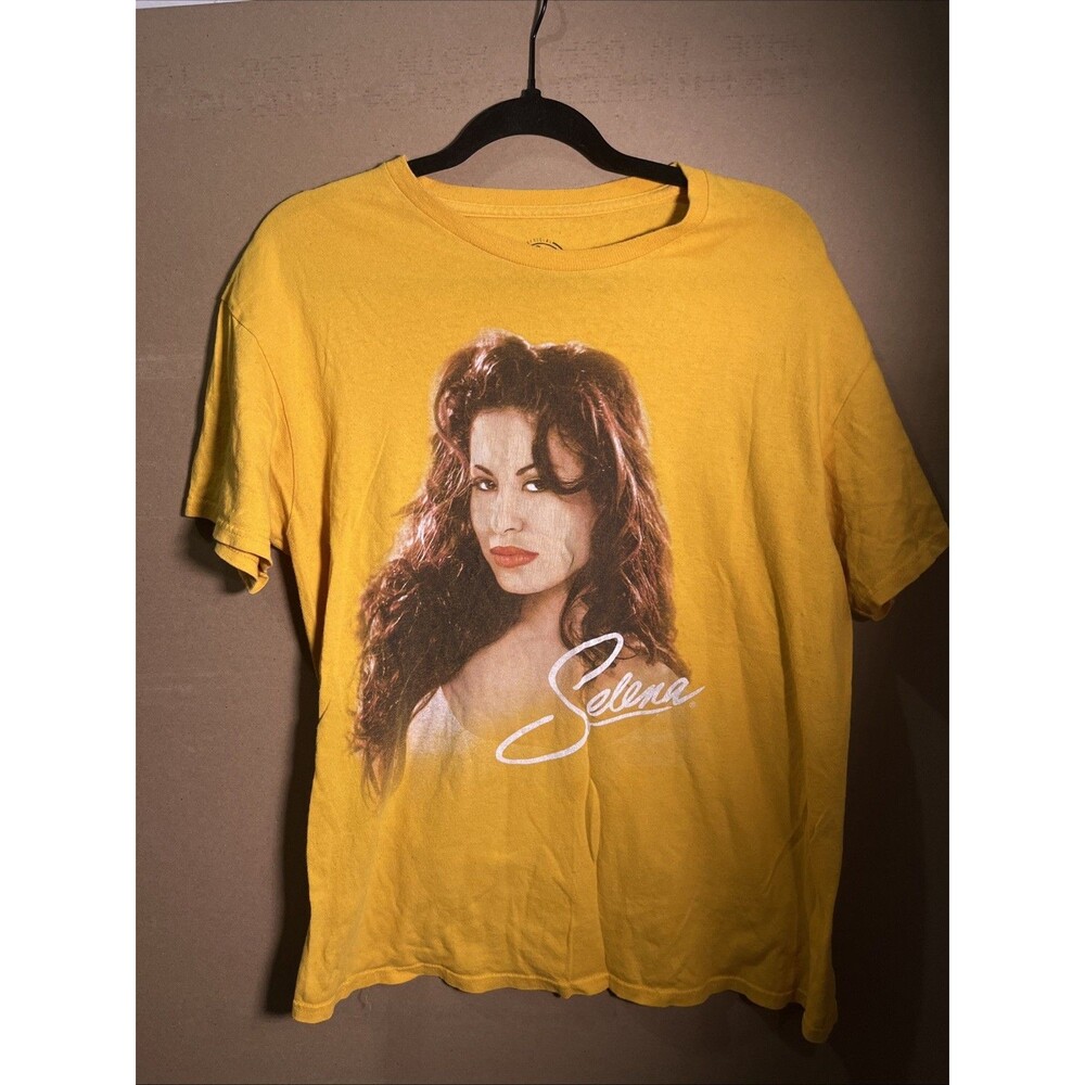Selena Official Merchandise Adult Unisex Yellow Short Sleeve T-shirt Large (35)